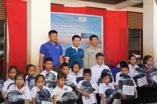 Doanh nghiệp Việt đồng hành cùng  trẻ em khuyết tật Lào - ảnh 1